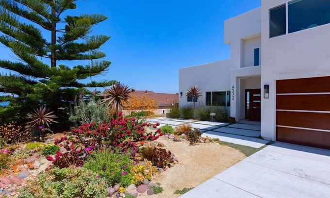 Ocean Beach House | Coastal Retreat: Oceanfront Home with 5 Bedrooms & Decks