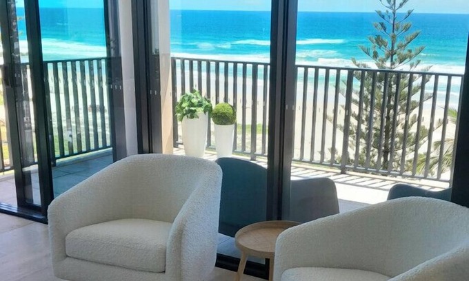 Palm Beach Apartment | Ocean Views Palm Beach