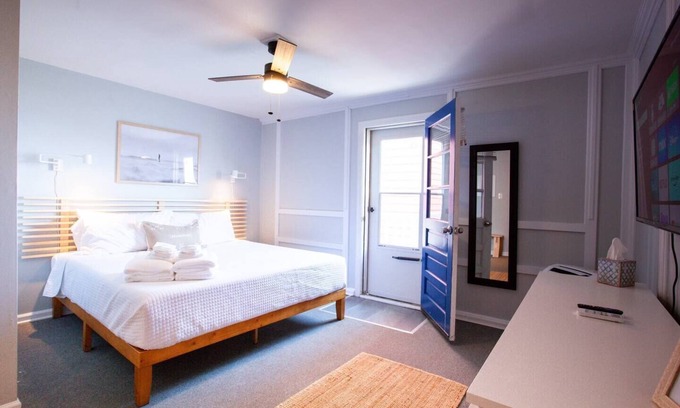 Kure Beach Condo | Relaxing Oceanfront Retreat with Private Deck & Beach Access