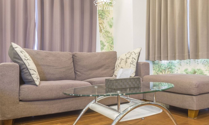 Onna House | Ocean Villa Tin Gala: Beachside Retreat with Free Wi-Fi