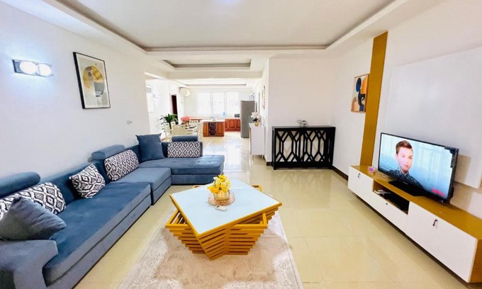 Msasani Apartment | Oceanfront Beach Apartment with Pool and Ocean Views