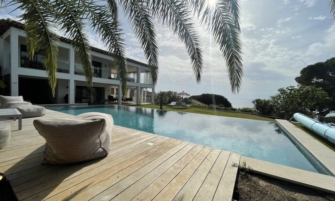 La Nartelle Villa | Explore Ocean11: Breathtaking Villa with Sea Views