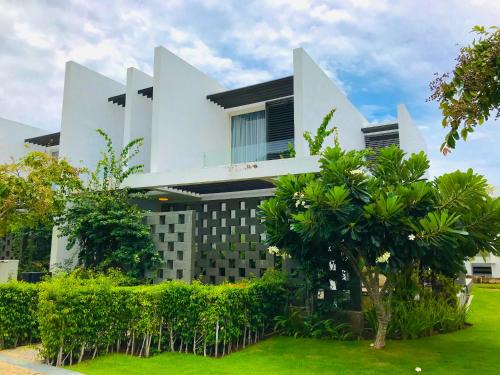 Long Hai Villa | Exclusive Oceanami 3BR Villa with Pool & Private Beach