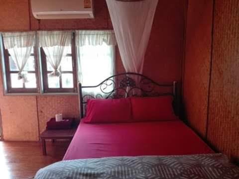 Bang Bao Bay House | Pet-Friendly Oceanblue Guest House with Perfect Reviews