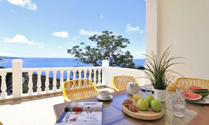 Punta del Hidalgo Apartment | Oceandreams III: Family-Friendly 4-Star Escape with High Ratings