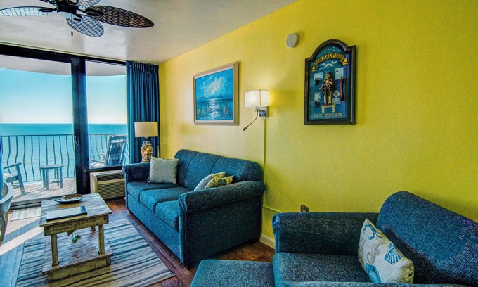Myrtle Beach Resort | Oceanfront 1 Bedroom Condo with Pool and Spa Amenities