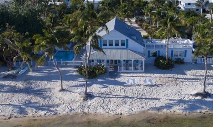 Islamorada House | Oceanfront Retreat with Heated Pool & 9.8/10 Guest Rating