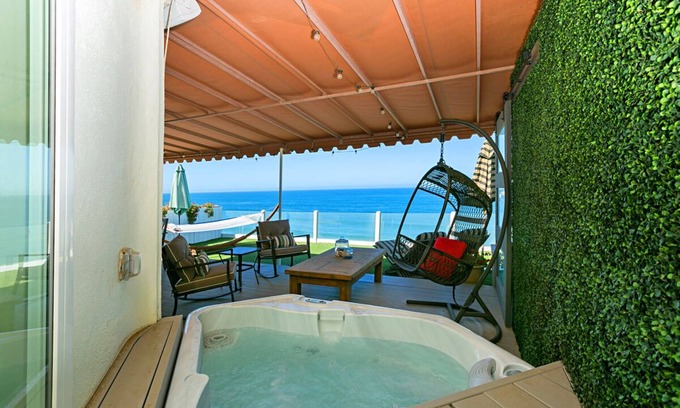 Leucadia House | Oceanfront Beach House with Pet-Friendly Amenities