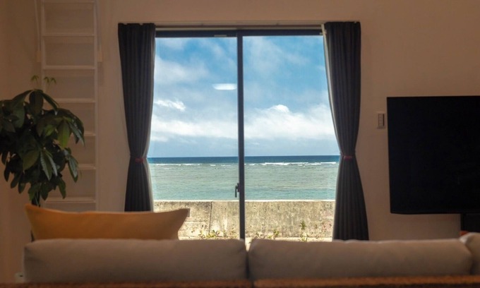 Taketomi-jima Taketomi-cho House | Beachfront Rental House Shio - Ideal for Family Gatherings