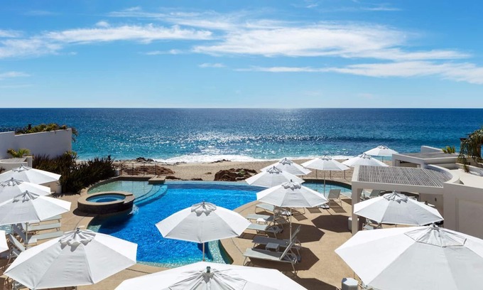 Buzzards Condo | Oceanfront 3bd Penthouse at the Beachfront Flats