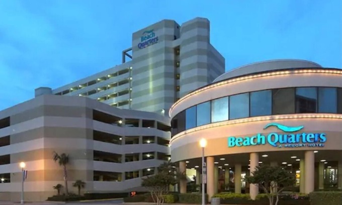 Virginia Beach Apartment | Oceanfront Apartment with Pool & Ocean View at Beach Quarters