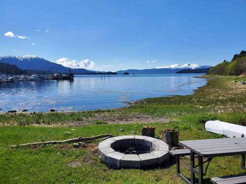 Juneau Apartment | Seaside Escape: Oceanfront Apartment with Water Access