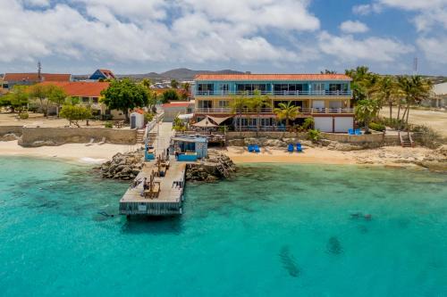 Kralendijk Apartment | Oceanfront Retreat: Yellow Tail Snapper at Den Laman