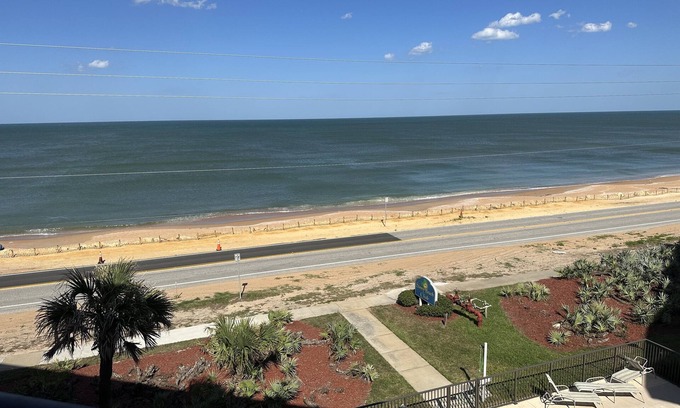Ormond-by-the-Sea Condo | Oceanfront Beach Condo with Pool and Elevator Access