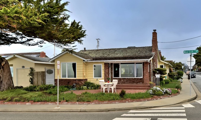 Westside Santa Cruz House | Oceanfront Retreat in Santa Cruz - Pet Friendly & Scenic Views