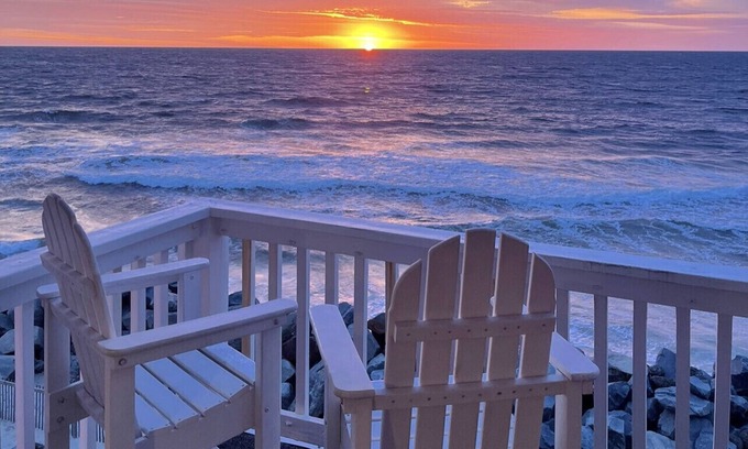 North Carolina Coast Condo | Beachfront Carolina Condo with Panoramic Views & Pool