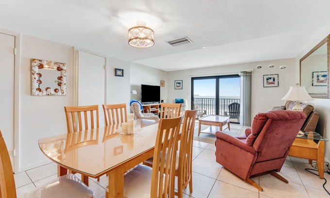 Ormond Beach Condo | Oceanfront Retreat: Guest Rated 10/10 with Pool & Spa
