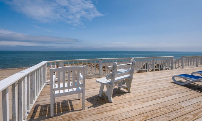 East Sandwich Cottage | Oceanfront Classic Beach Cottage with Stunning Views