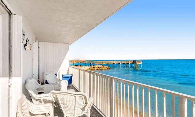 Key Colony Beach Condo | Oceanfront Condo with Pool and Beach Access Awaits You