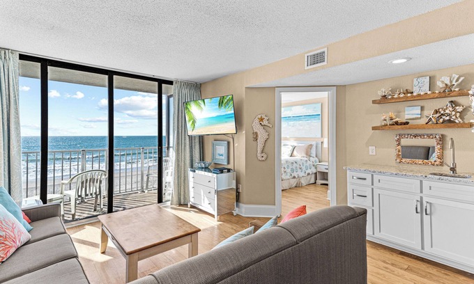 Myrtle Beach Condo | Beachfront Condo with Pool – Rated 10/10 at Sands Beach Club
