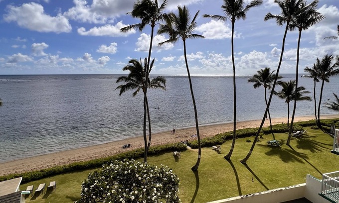 Punaluu Apartment | Secluded Oceanfront Condo with Pool and Scenic Views