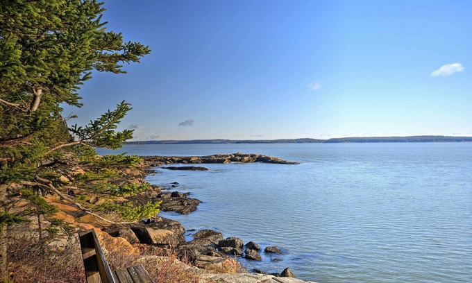 Milbridge Cottage | Oceanfront Cottage with Spa & Breakfast - 9.6/10 Rated!