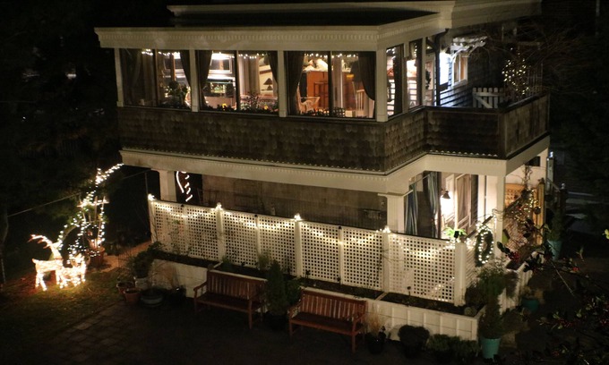 Admiral Estates Cottage | Secluded Oceanfront Cottage with Pet-Friendly Amenities