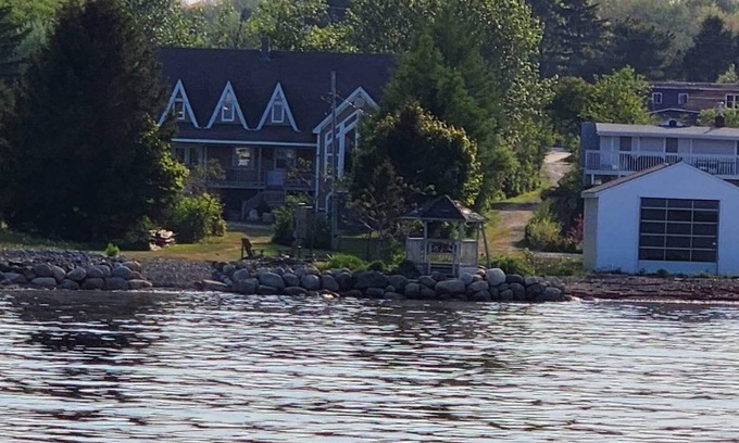 Western Shore Cottage | Oceanfront Cottage with Pool, Spa and Top Guest Rating