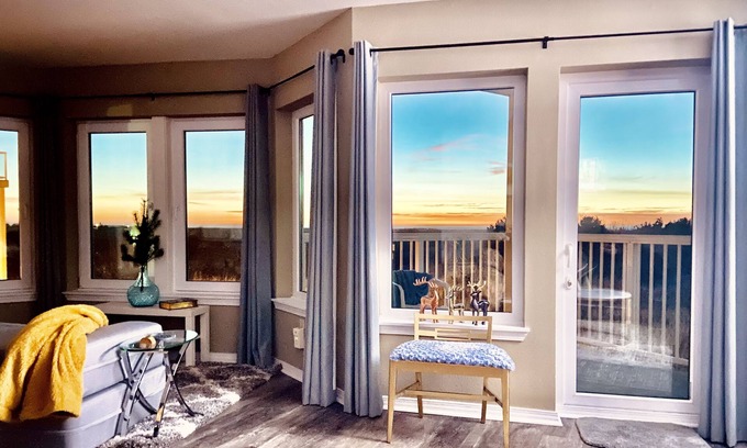 Long Beach Apartment | Beachfront Retreat with Panoramic Views and Two Masters