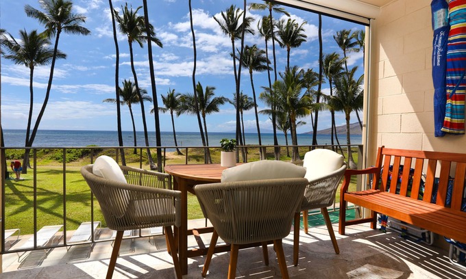 Kihei Condo | Oceanfront Retreat with King Bed & Breathtaking Sunsets