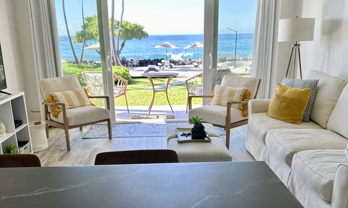 Kailua-Kona Condo | Oceanfront Oasis: Renovated Kona Isle with Pool & Breakfast