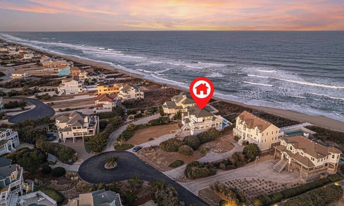Southern Shores House | Seaside Retreat: Beachfront House with Pool & Spa Amenities