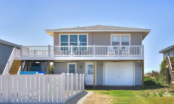 Holden Beach Cottage | Oceanfront Retreat with Heated Saltwater Pool for Families
