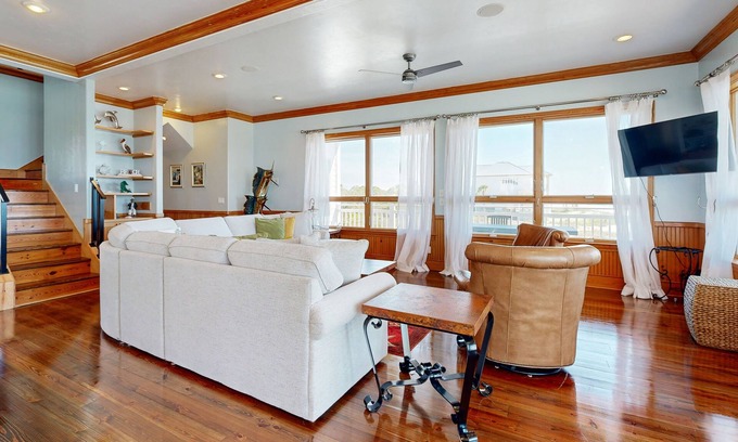 Plantation House | Oceanfront Retreat with Rooftop Deck, Pool & Hot Tub