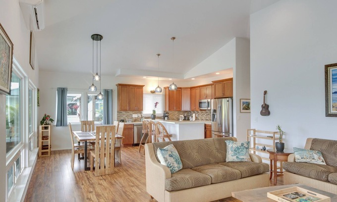 Papaikou House | Oceanfront Home w/Pool, Gazebo Access in Papaikou