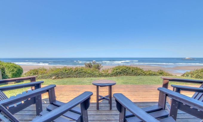 Roads End House | Experience Oceanfront Bliss at Changing Shores Retreat