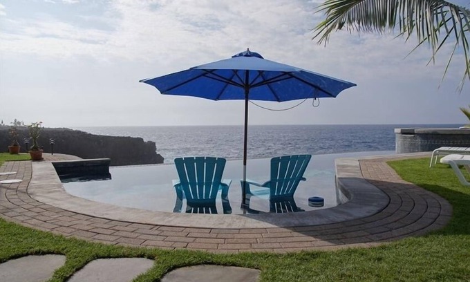 Captain Cook House | Oceanfront Getaway with Pool: The Cove at Milolii Awaits
