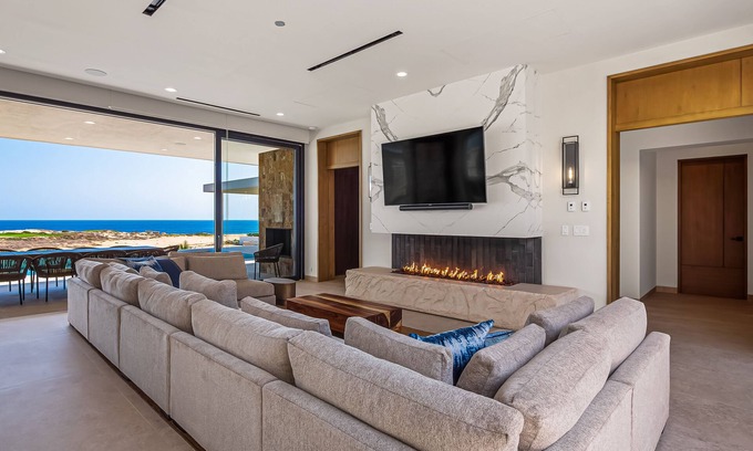 Los Cabos House | Oceanfront Retreat with Golf, Pool, Hot Tub & Fitness Room