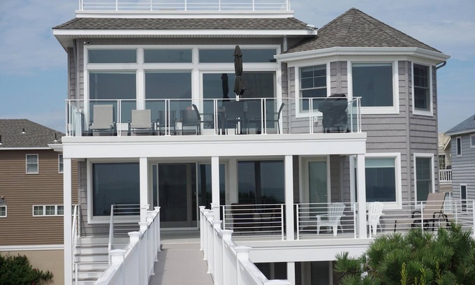 Surf City House | Oceanfront House in Surf City with Spa and Ocean Views