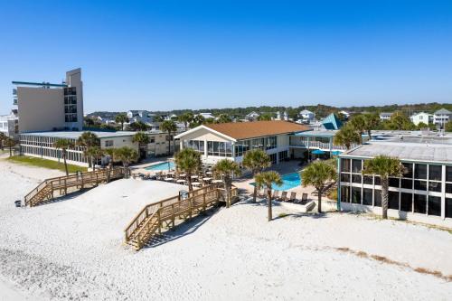 Litchfield by the Sea Hotel | Oceanfront Litchfield Inn: Relax by the Pool & Beach