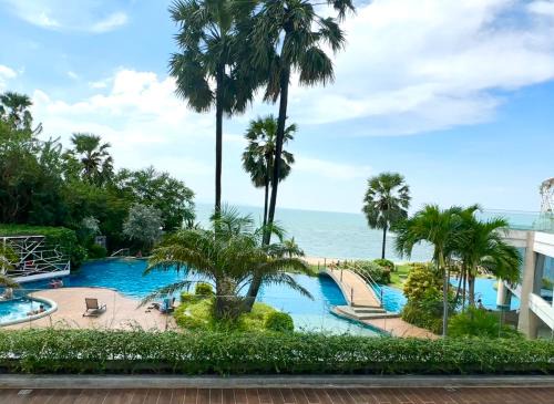 North Pattaya Apartment | Stunning Oceanfront Condo in Pattaya with Private Beach