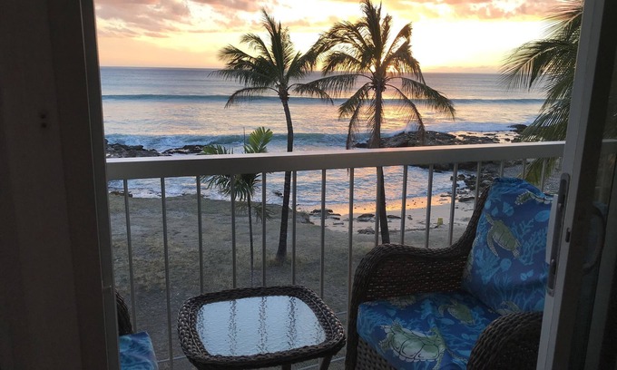 Makaha Condo | Oceanfront Makaha Surfside with Breathtaking Sunsets