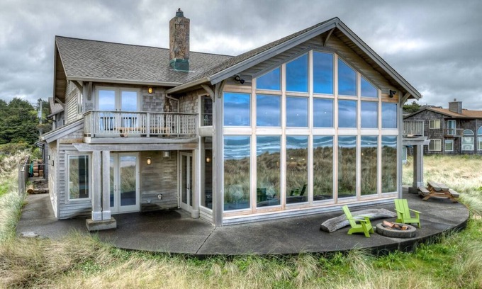 Manzanita House | Experience Oceanfront Bliss in Manzanita - Rated 9.8/10!