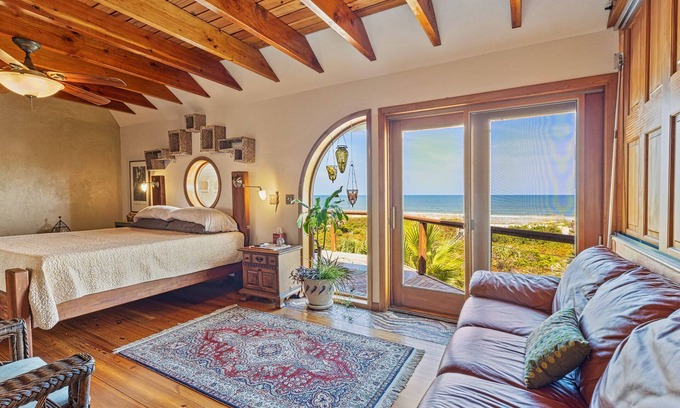 Butler Beach House | Oceanfront Master Suite with Pool & Spa - 10/10 Guest Rated