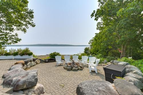 Stockton Springs House | Oceanfront Mid-Coast Maine Home with Private Beach Access