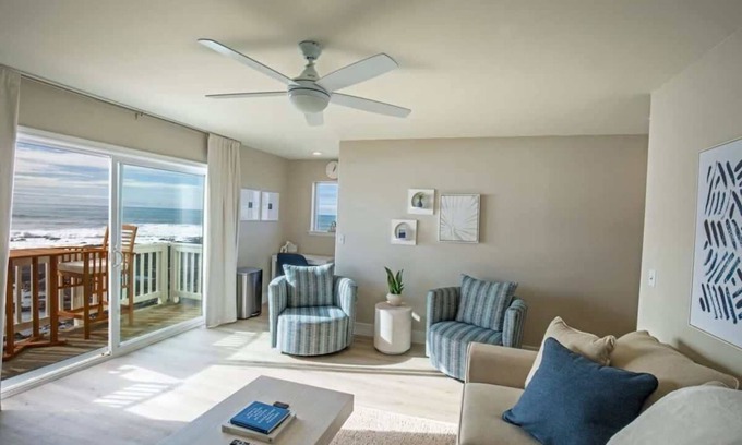 Shelter Cove Condo | Oceanfront Mini Suite with Spa and Ocean Views