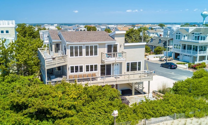 Peahala Park House | Unmatched Oceanfront Bliss at Beach Haven Park!