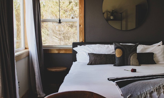 Long Beach Hotel | Beachfront Retreat: Pet-Friendly Oasis Near Discovery Trail