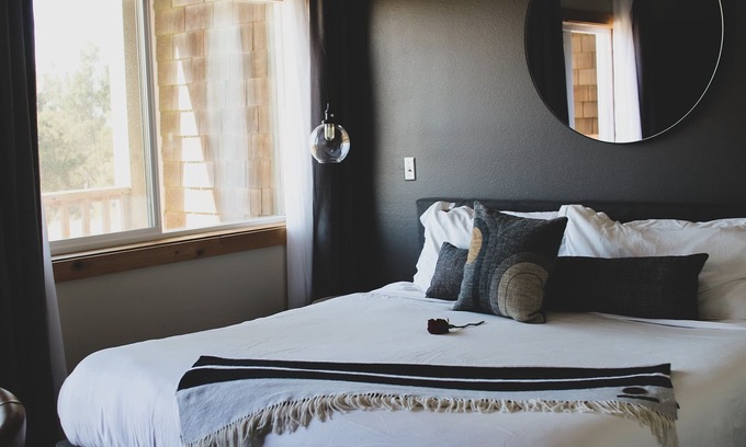 Long Beach Hotel | Oceanfront Escape: Family-Friendly Retreat with Pool & Pets!