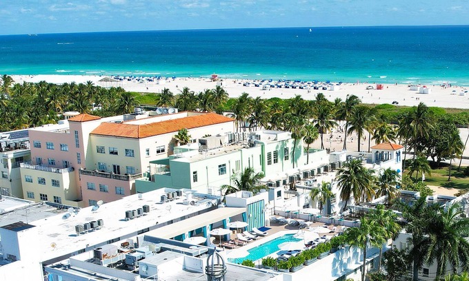 South Beach Condo | Oceanfront Retreat Ideal for Bachelor/ette Parties & Reunions